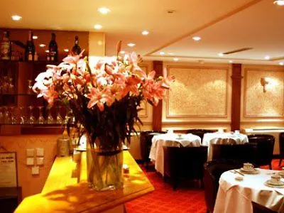 Chateaubriand Hotel