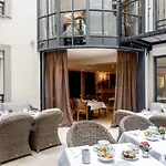 Hotel Chateaubriand 4*