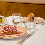Hotel Chateaubriand 4*