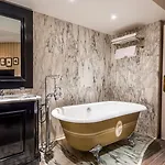 Hotel Chateaubriand 4*